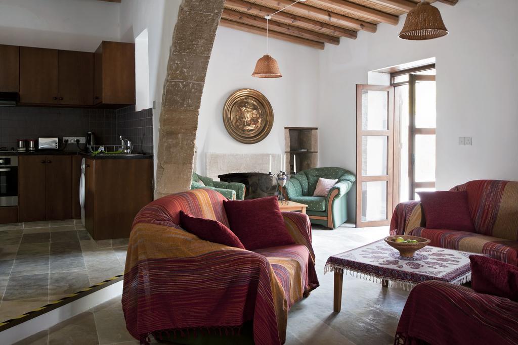 Palm Tree Oriental House And Homestay Polis Eksteriør billede